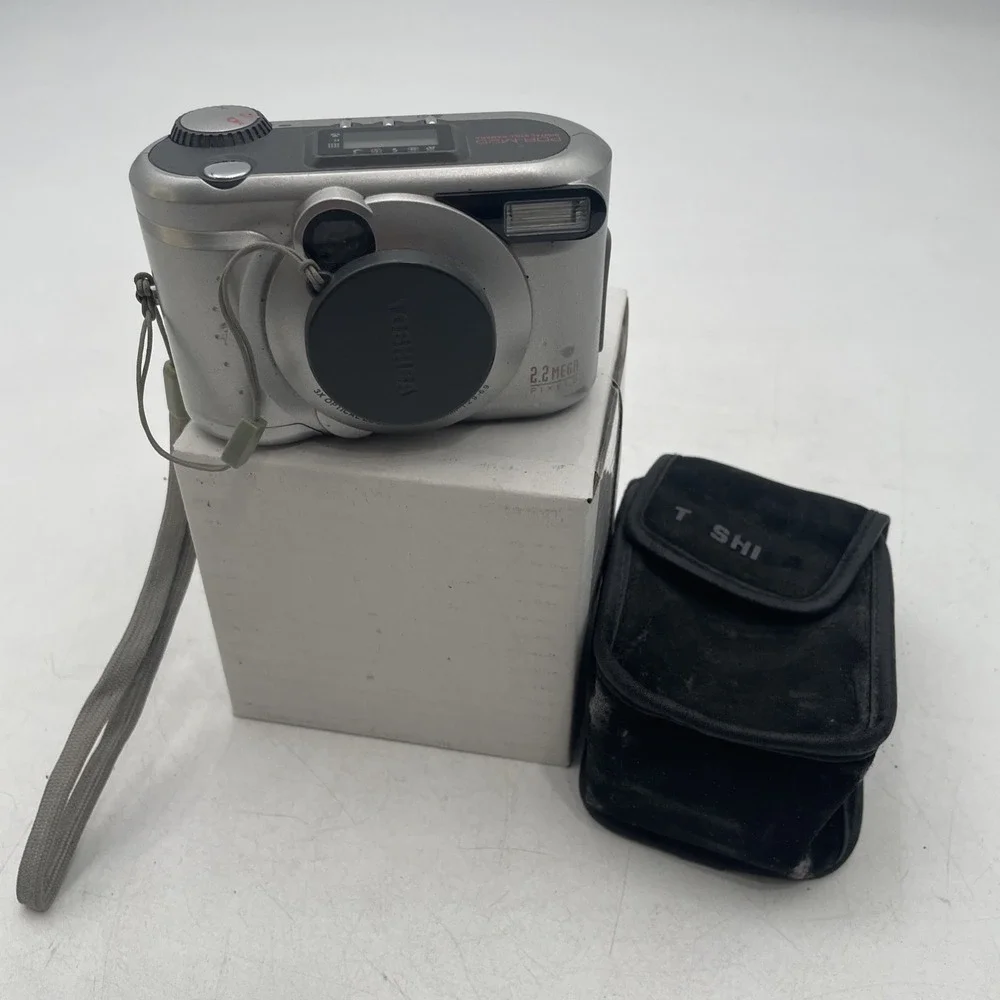 Toshiba PDR M25 2.2MP Digital Camera 3X Zoom+Battery+SD Card+Case-Silver TESTED